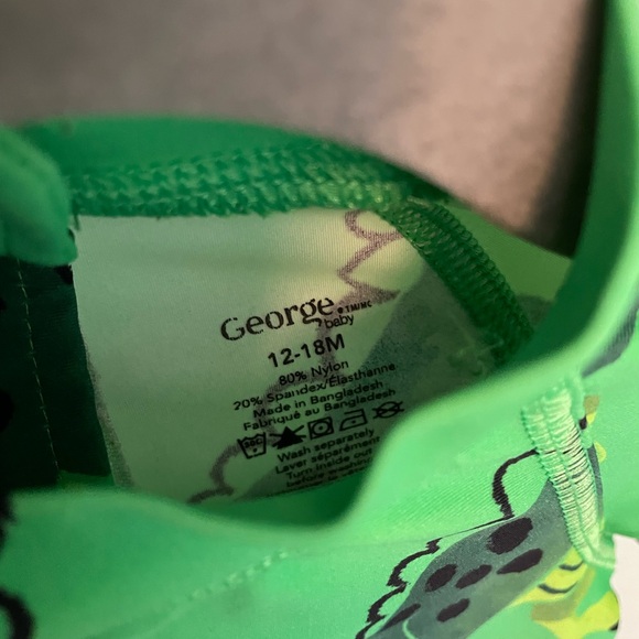 George Dinosaur Rashguard - Picture 4 of 8